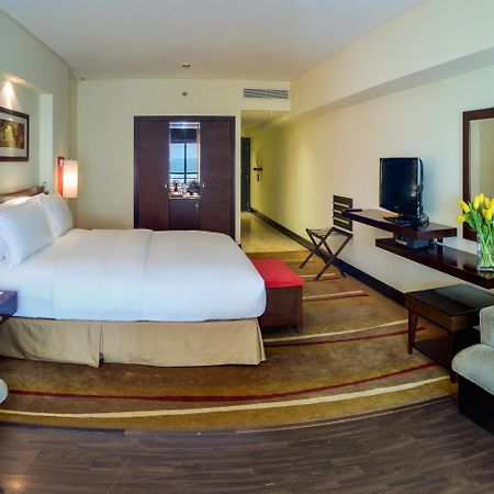 فندق سوفيتل الخبرالكورنيش المظهر الخارجي الصورة A room at the hotel