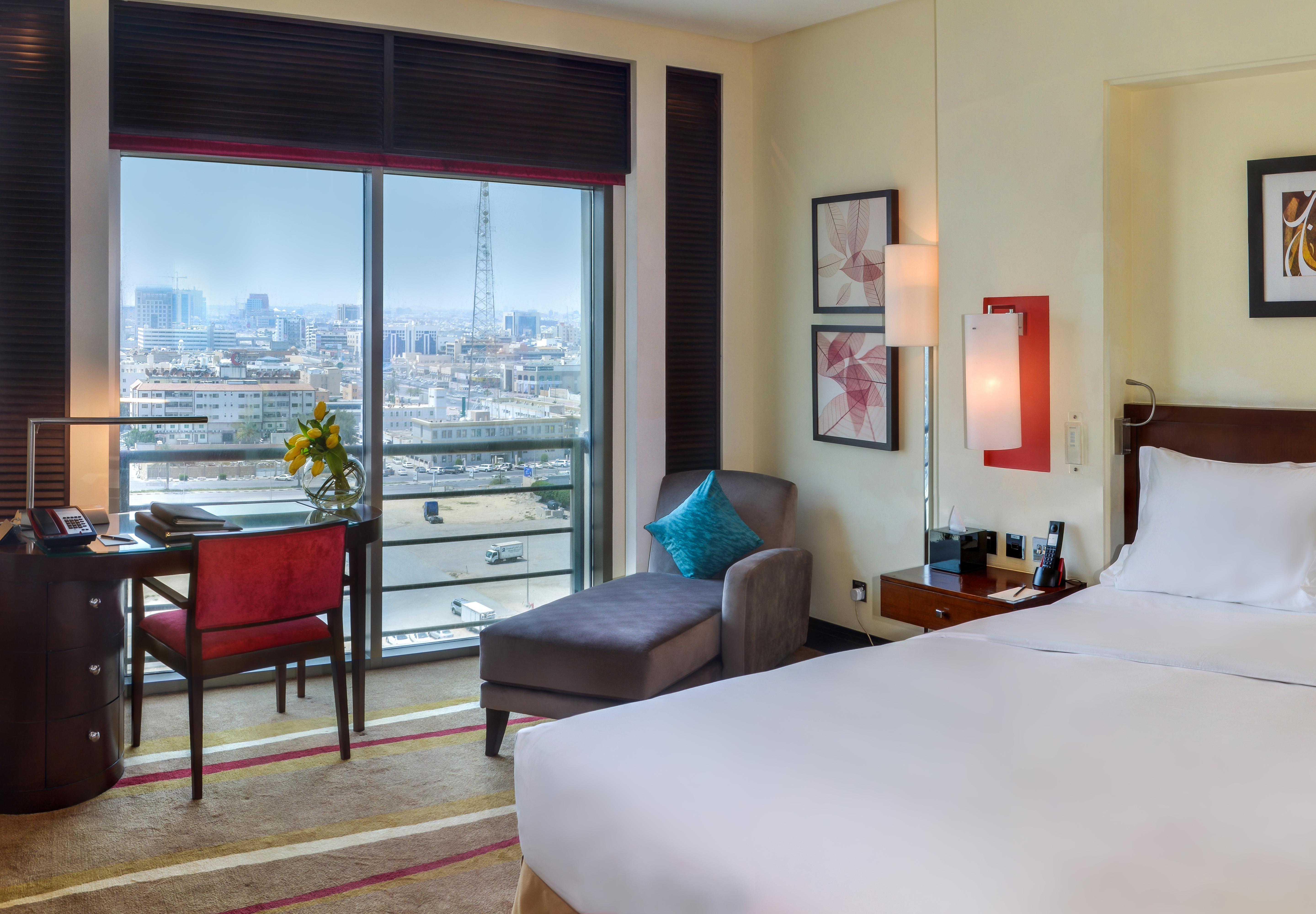 فندق سوفيتل الخبرالكورنيش المظهر الخارجي الصورة A room at the hotel