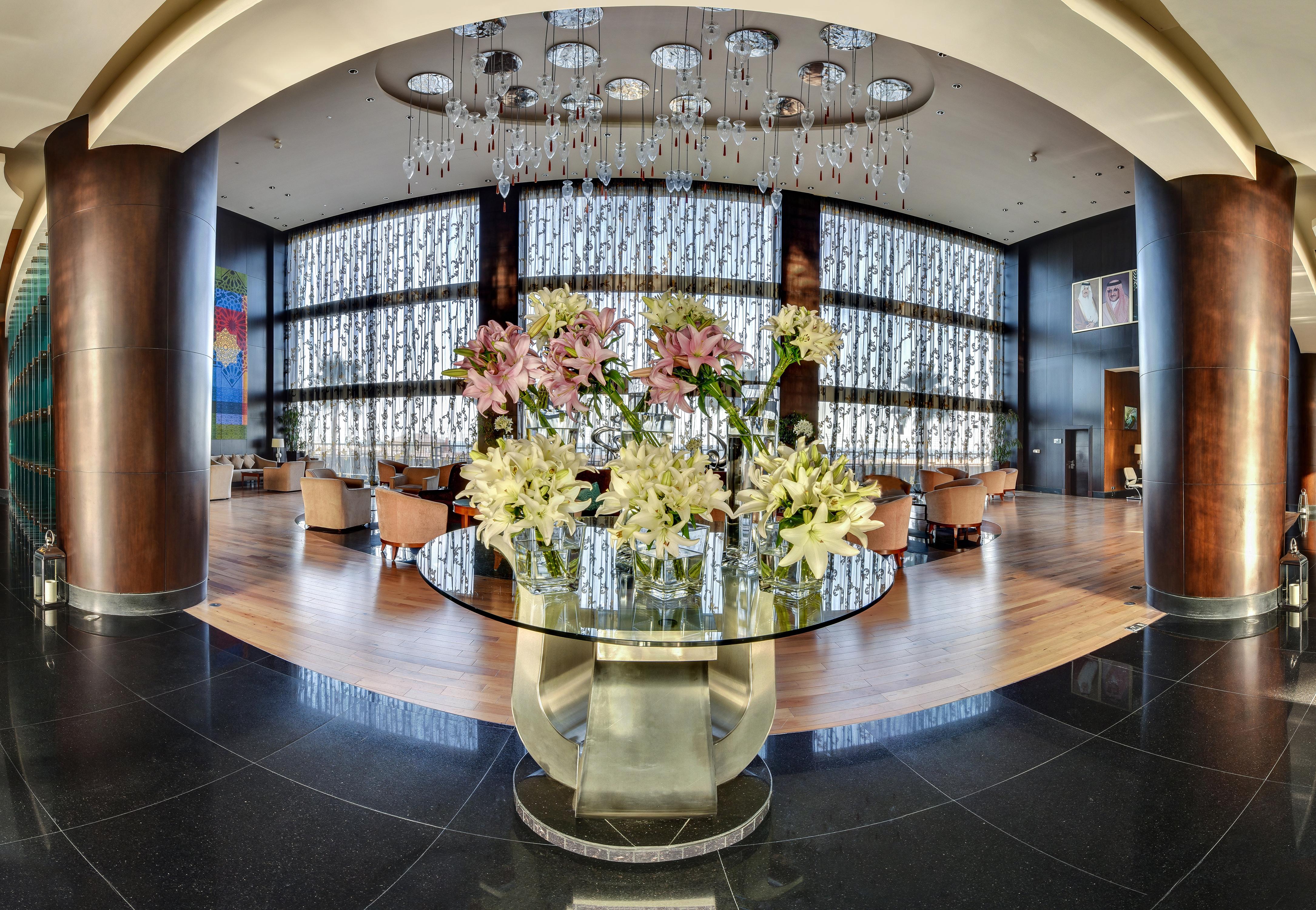 فندق سوفيتل الخبرالكورنيش المظهر الخارجي الصورة The lobby of the hotel