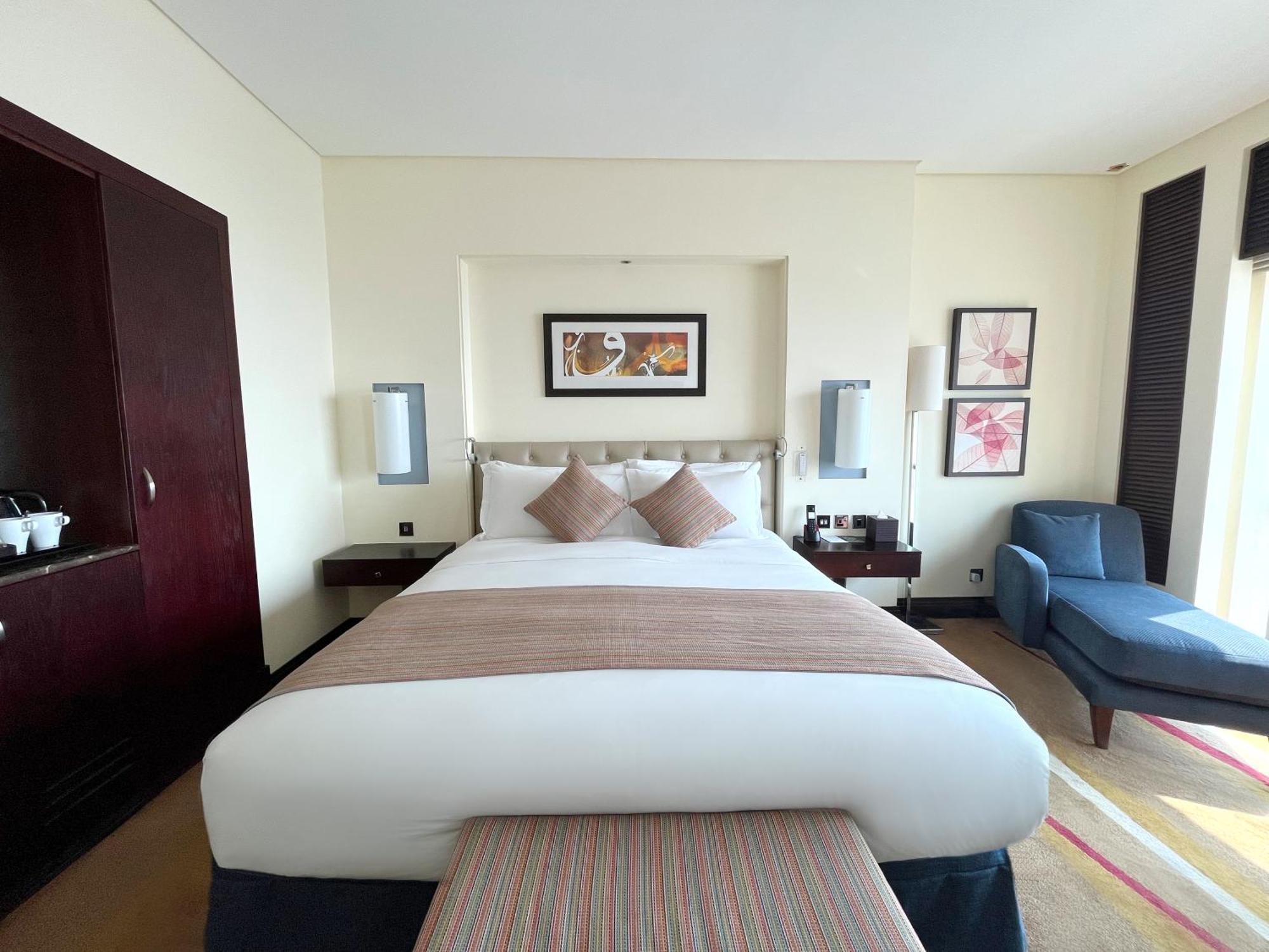 فندق سوفيتل الخبرالكورنيش المظهر الخارجي الصورة A bedroom at the hotel