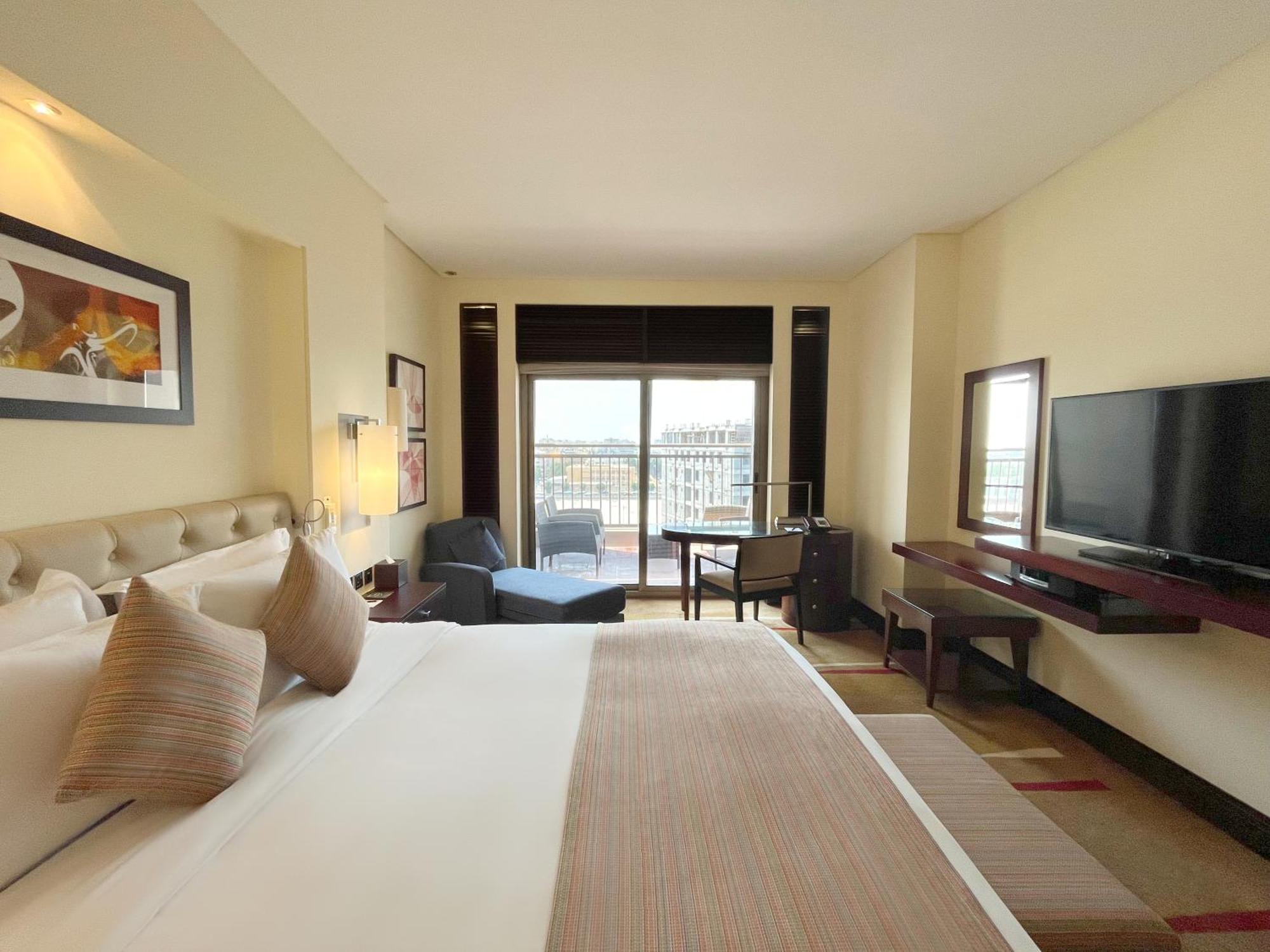 فندق سوفيتل الخبرالكورنيش المظهر الخارجي الصورة A room at the hotel