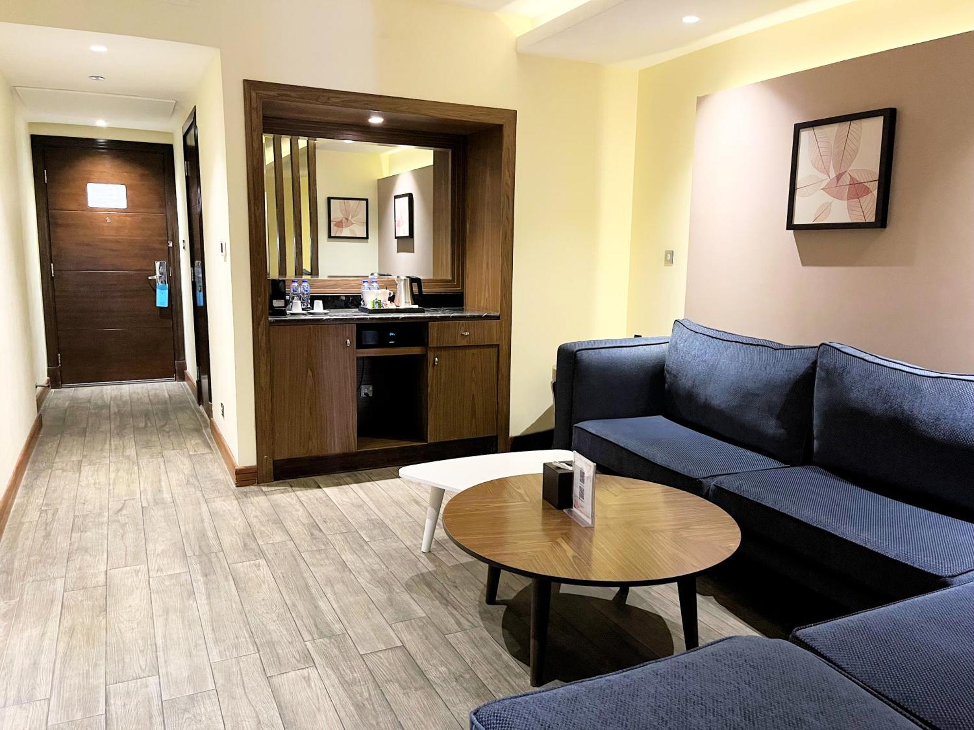 فندق سوفيتل الخبرالكورنيش المظهر الخارجي الصورة A suite at the hotel