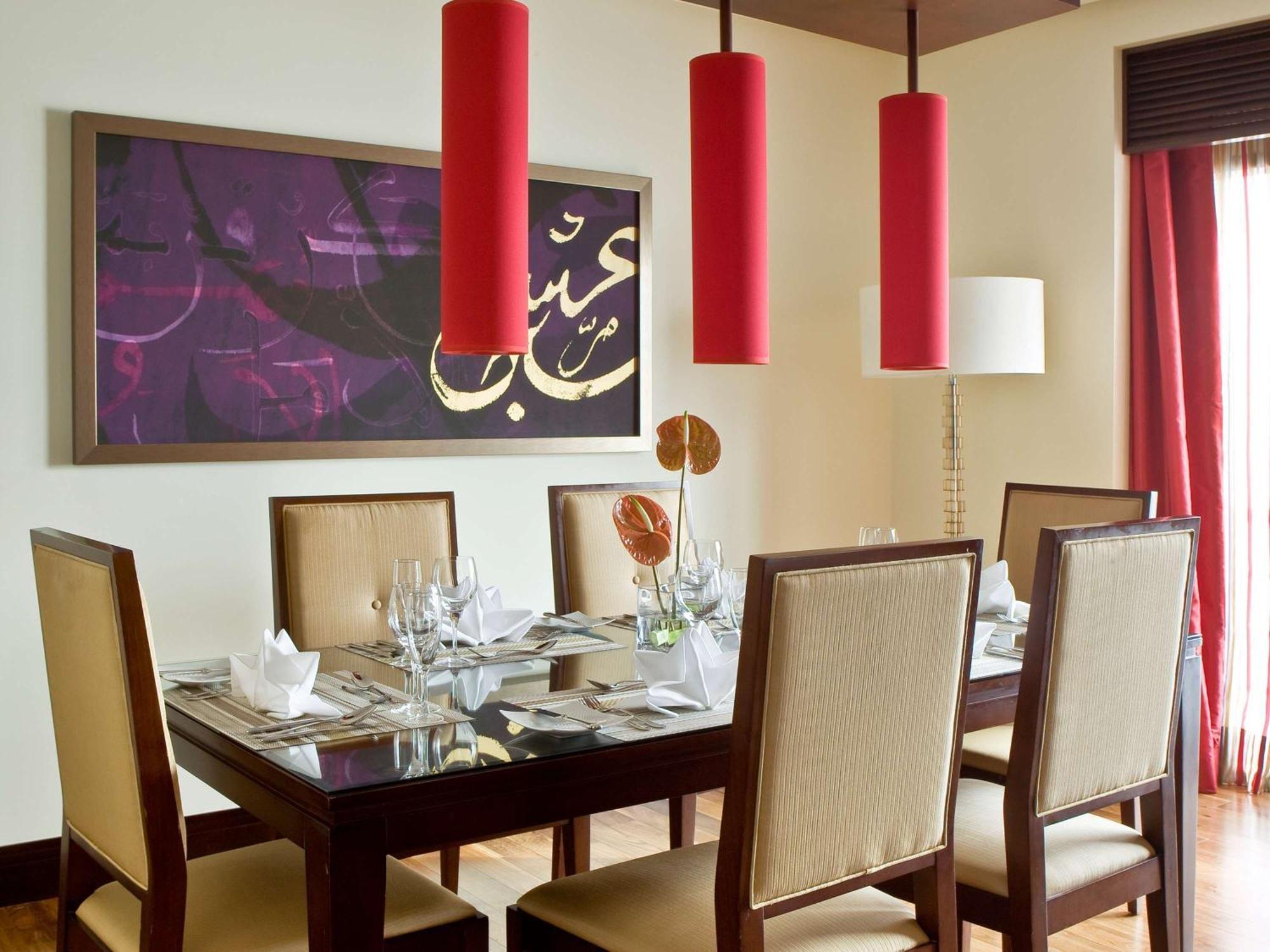 فندق سوفيتل الخبرالكورنيش المظهر الخارجي الصورة A dining room