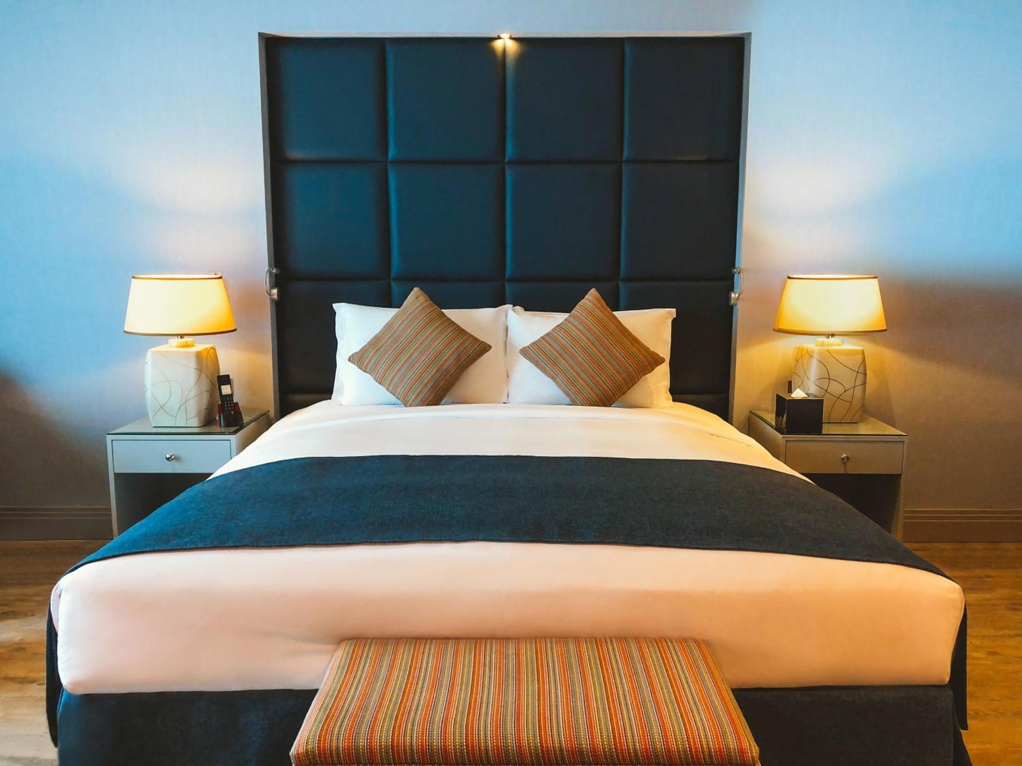 فندق سوفيتل الخبرالكورنيش المظهر الخارجي الصورة A bedroom at the hotel