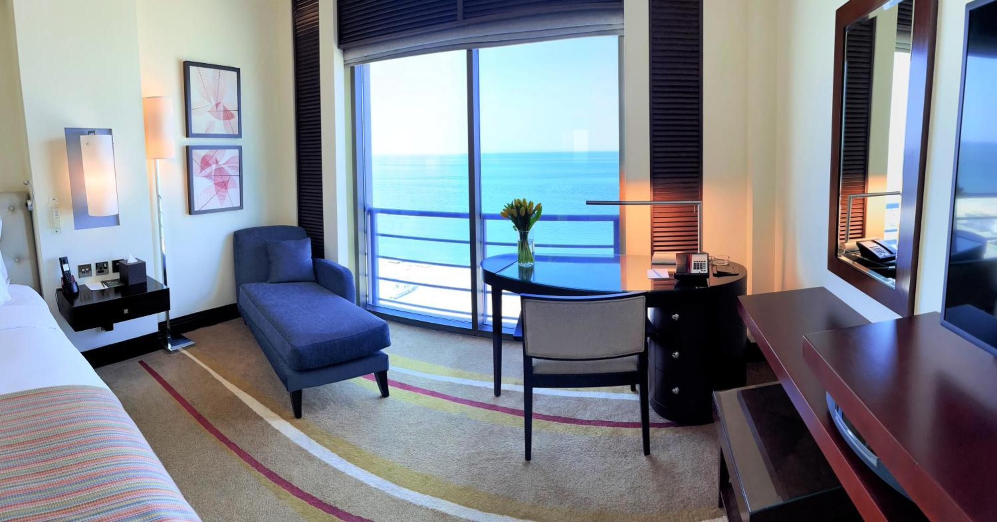 فندق سوفيتل الخبرالكورنيش المظهر الخارجي الصورة A room at the Jumeirah Beach Hotel
